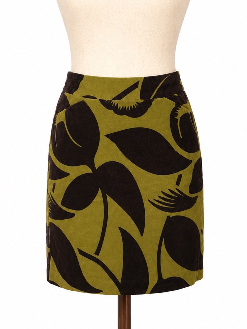 Boden velvet Olive Green Floral Print Pencil Skirt. Back faux pockets. 4